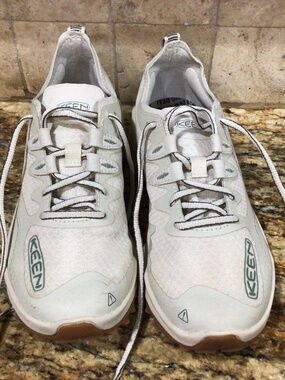 Keen Athletic shoes. Size 8. Excellent condition. Maybe worn once